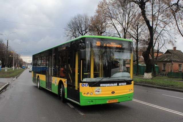 Вінничани збирають підписи за створення автобусного маршруту «Авторинок – площа Перемоги»