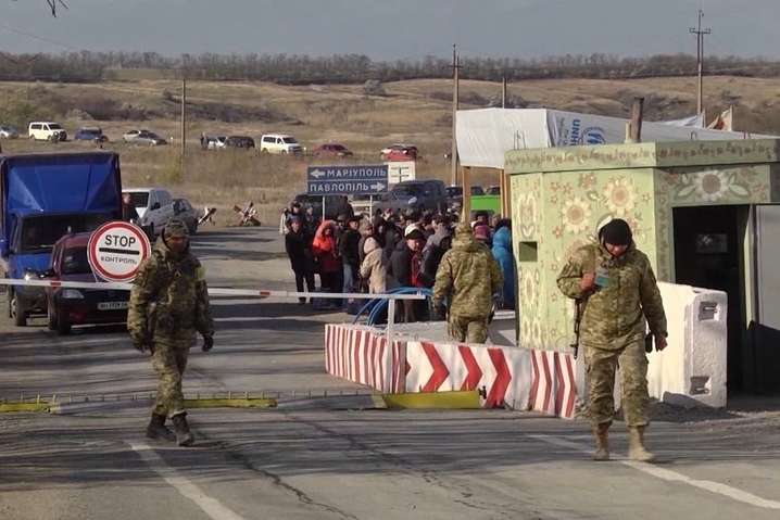 На Донбасі на пункті пропуску вибухнула граната: загинув прикордонник