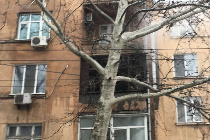 В Одесі вогнеборці врятували господиню квартири і її сина