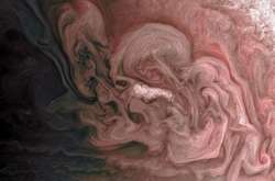 NASA опубликовало эффектное фото бури на Юпитере