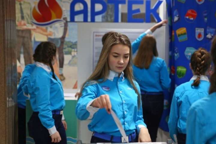 Как промывают мозги крымским школьникам