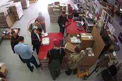 Гройсман доручив розібратися щодо обшуків «Нової пошти»