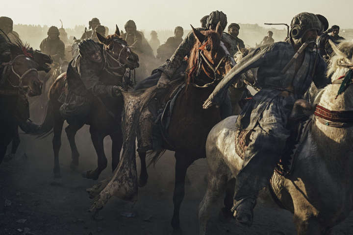 Бузкаші - старовинна афганська забава на конях. Фото, які передають дух екстремальної гри