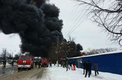 Масштабный пожар на рынке в Черновцах: появились фото с места ЧП