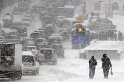 Київ знову засипає снігом: комунальники перейшли на посилений режим роботи