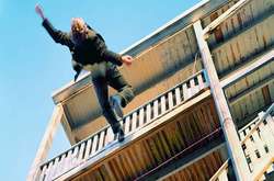 Страх и безысходность: Фотограф показал, что чувствует человек при падении