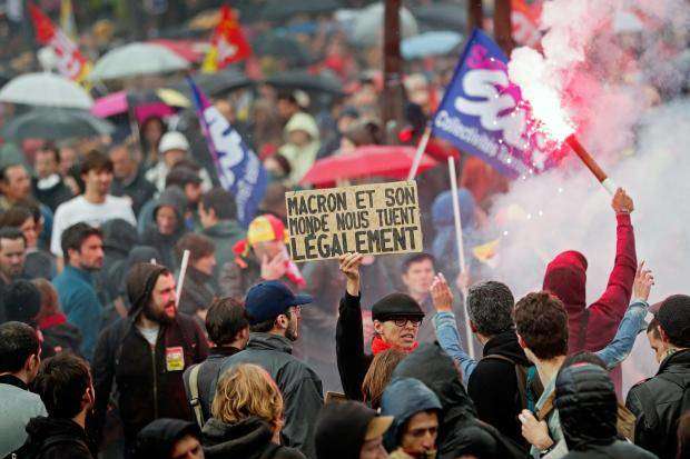 У Франції профспілки вийшли на загальнонаціональний страйк 
