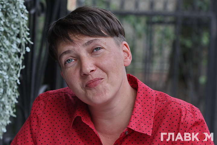 Савченко принесла на комітет Ради гранати