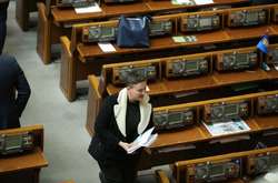 Рада сьогодні розглядає арешт Савченко і «правки Лозового»