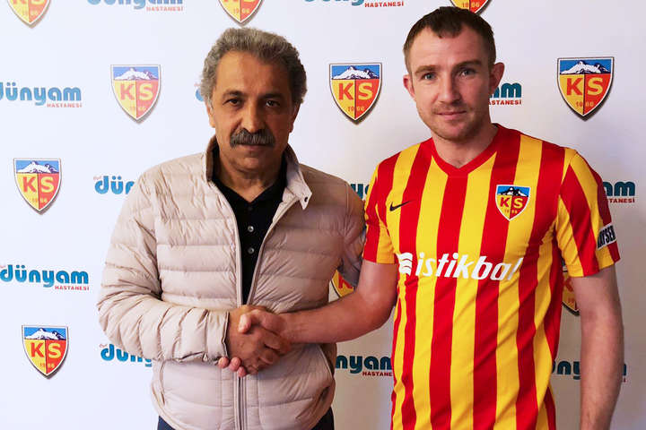 Турецький клуб продовжив контракт з колишнім захисником збірної України