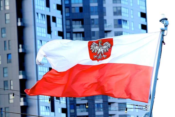 У Росії призупиняють роботу всі візові центри Польщі