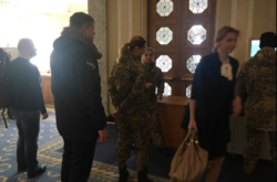 В Раде начали дежурить женщины-охранницы (фото)