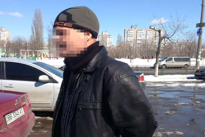 Поліція затримала чоловіка, який повідомив про теракт у Раді на підтримку Савченко