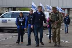 Генерал-майор Родіон Тимошенко (праворуч)