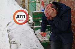 Вранці на Печерську невідомі розбили чоловіку голову і пограбували