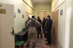 В Харьковский горсовет пришли с обысками (фото)