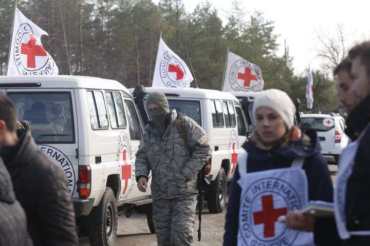 Червоний Хрест спрямував на Донбас 190 тонн гуманітарної допомоги