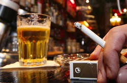 Українці витрачають більше грошей на тютюн і алкоголь, ніж на здоров'я