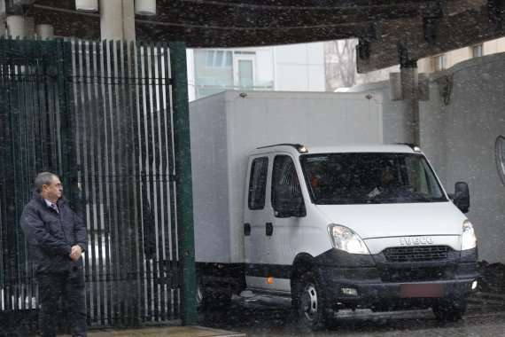 Британські дипломати виїхали з будівлі посольства у Москві