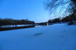 Трагедия в Чернигове: двое мужчин провалились под лед, один погиб