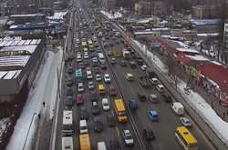Главный проспект Киева парализовали масштабные заторы: видео с высоты