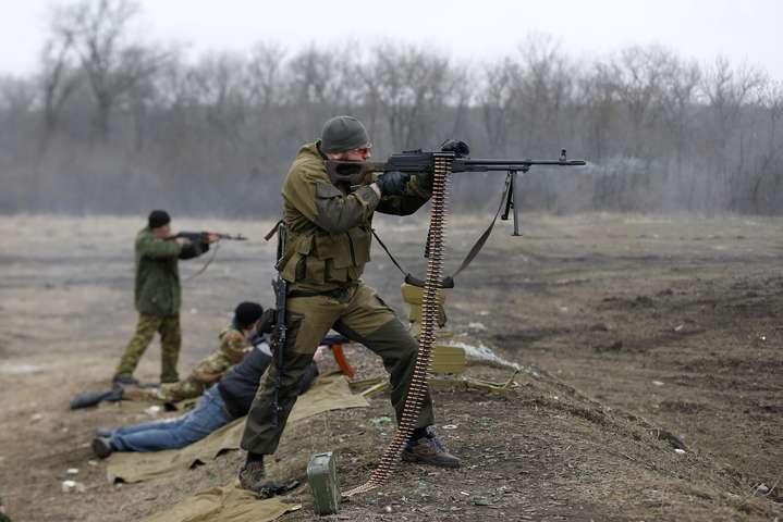 Доба на Донбасі: бойовики стріляли по українських захисниках та Авдіївці
