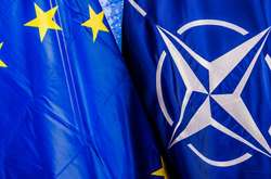 Порошенко вже скоро ініціюватиме зміни до Конституції щодо ЄС та НАТО