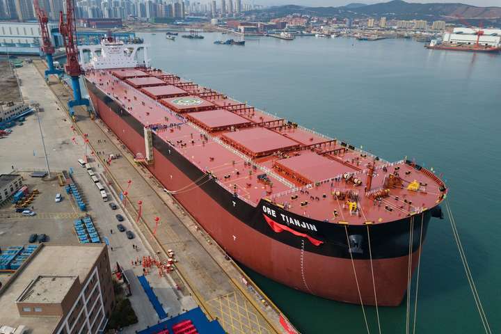 Найбільше в світі судно-рудовоз побудоване в Китаї. Фотогалерея