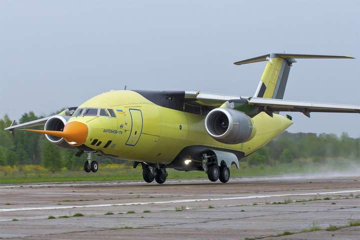 «Антонов» планує збирати літаки в Білорусі, щоб обійти санкції проти РФ - ЗМІ