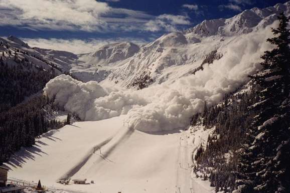 У французьких Альпах під лавиною загинули дві лижниці