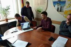 Студент з Кіровоградщини створив робота, який може самостійно збирати сміття з водойм