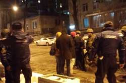 Затримання нападників на охорону польського посольства