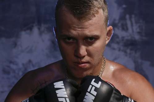 Українець нокаутував суперника у бою за титул чемпіона світу з MMA