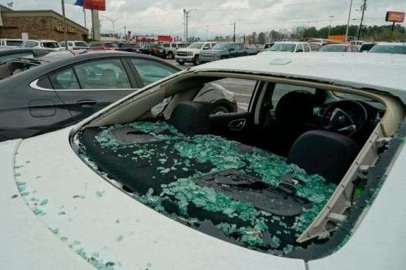 В Алабамі град розміром з бейсбольний м'яч пошкодив 380 нових автомобілів