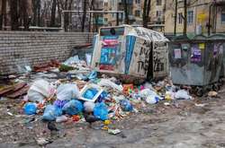 Сміттєва проблема у Дніпрі: з міста тиждень не вивозять побутові відходи