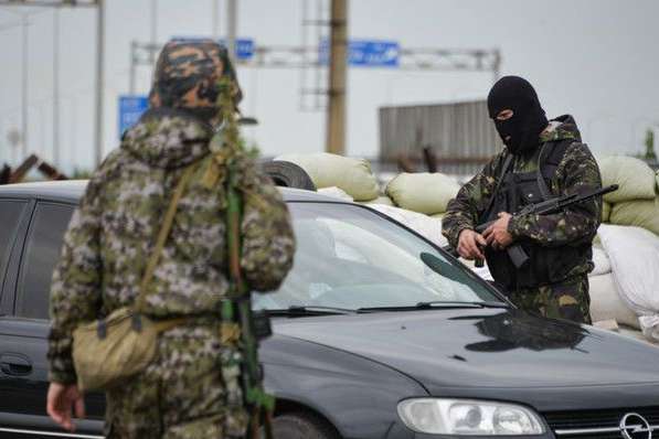 Окупанти у Донецьку влаштували автовласникам тотальні перевірки 