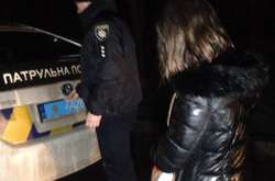 В Николаеве копы спасли малыша, которого бросили с моста