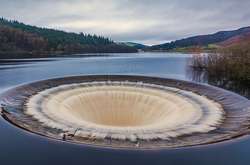 Водопад в Португалии