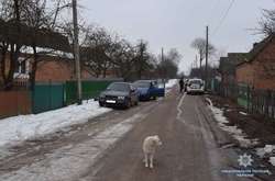 У Калинівському районі пенсіонери розпивали спиртні напої. Гулянка закінчилася різаниною