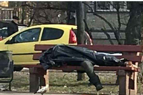 Смерть на лавці: на вулиці у Києві помер чоловік (фото)