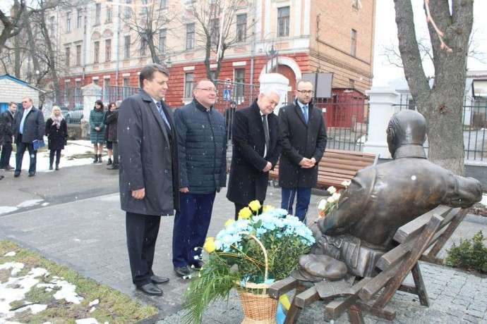 Посол Польщі поклав квіти до пам’ятнику Симону Петлюрі