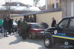 В Виннице полиция нагрянула в подозрительный «реабилитационный центр»