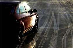 Столичних водіїв та пішоходів попереджають про ожеледицю 29 березня