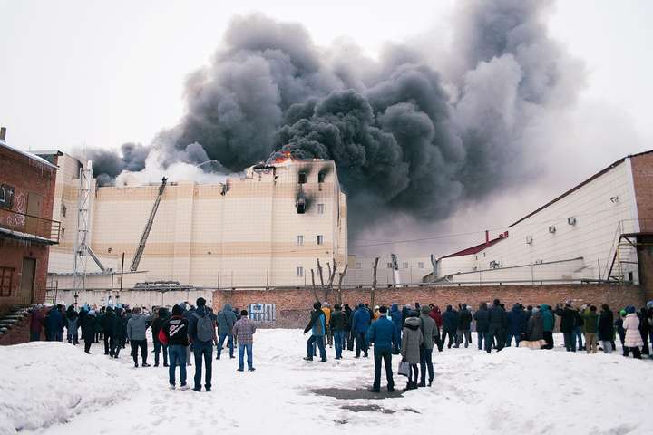 Пожежа у Кемерові: родичі загиблих поскаржилися на рятувальників у прокуратуру