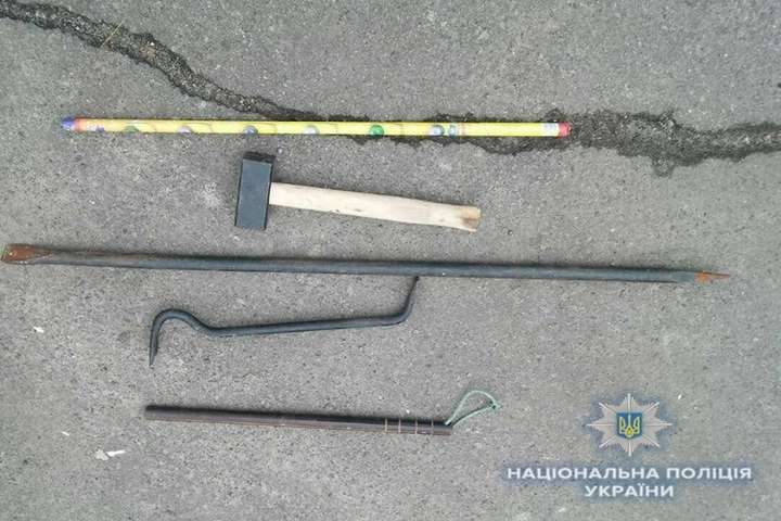 На Київщині банда рейдерів намагалася захопити приватний будинок