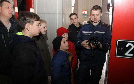 Вихованці дитячих будинків відвідали вінницьких рятувальників