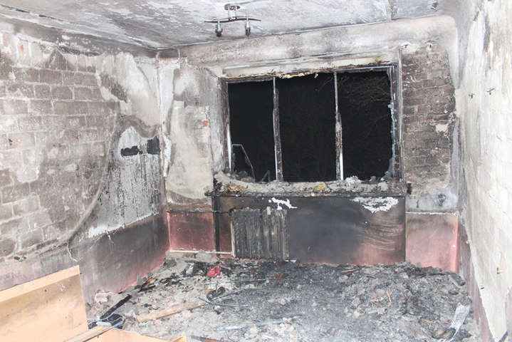 В Хмельницком горело общежитие: фото и видео с места происшествия 