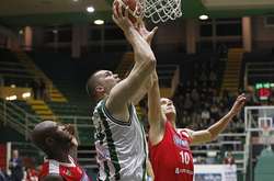 Кирило Фесенко в атаці