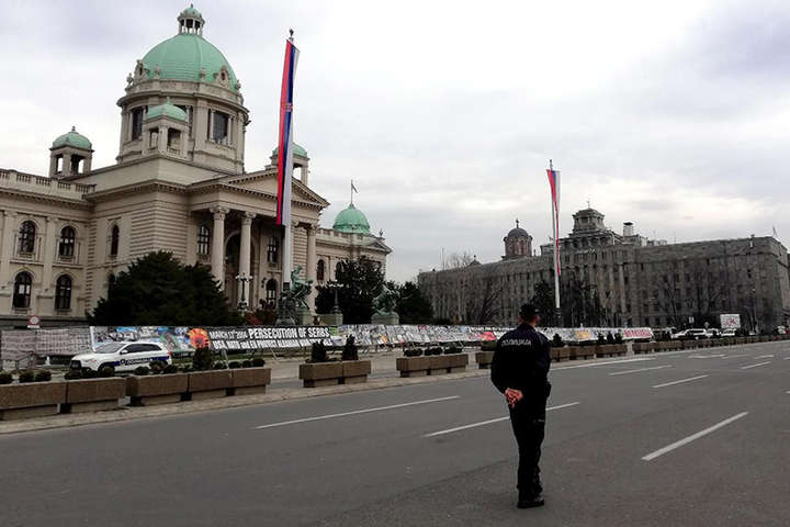 Невідомий хотів підірвати себе біля парламенту Сербії