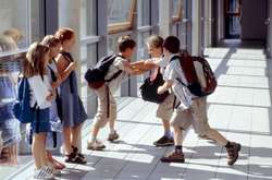 За що цькують дітей у школі та хто потерпає найбільше - результати опитування